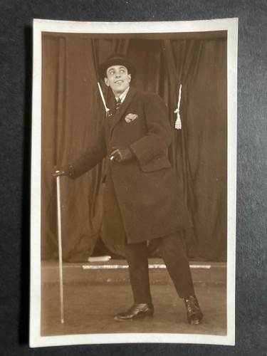 Portrait theatre - of, a